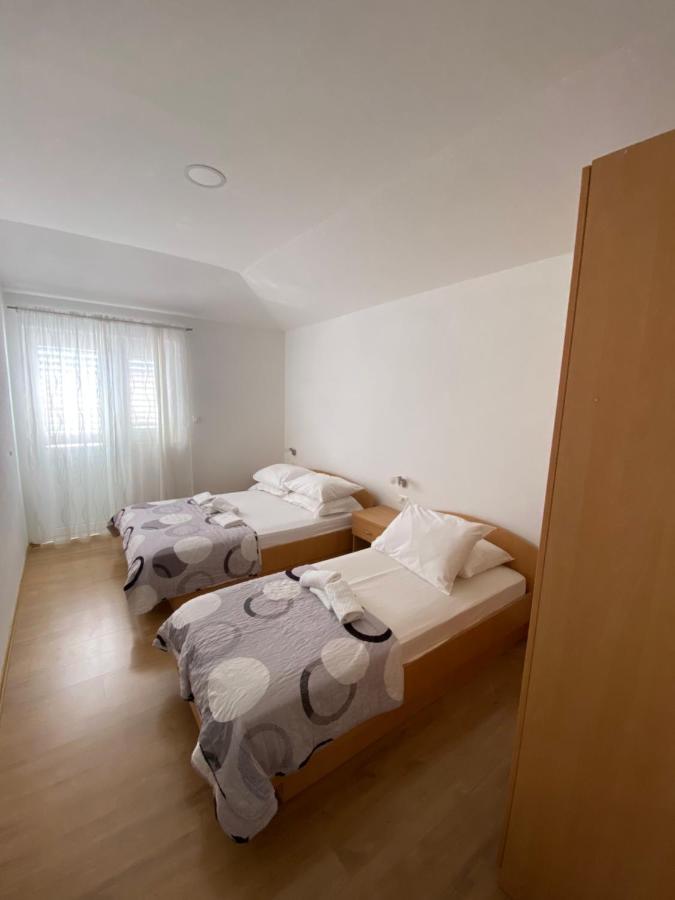 Apartmani Mare Baška Voda Extérieur photo
